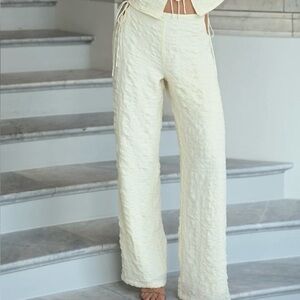 JAI Bubble Tie Pants Buttercream Textured Wide-Leg Cream Pants